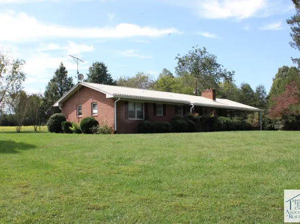 11830 Ararat Hwy, Claudville, VA 24076