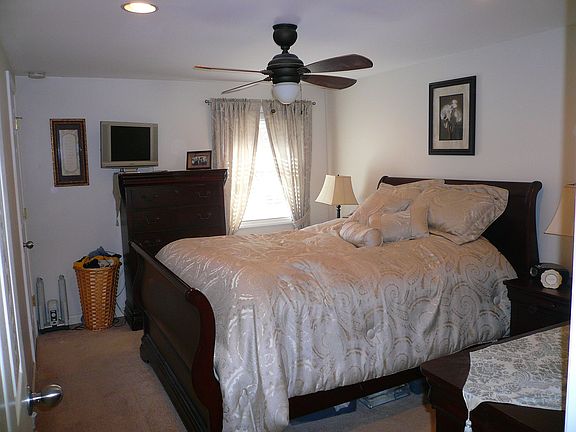 3rd image of 1795 Osborn Ave Unit 76