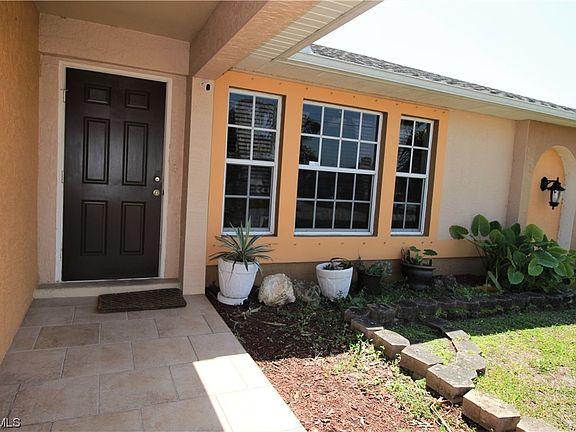 5th image of 406 NW 9th Ter