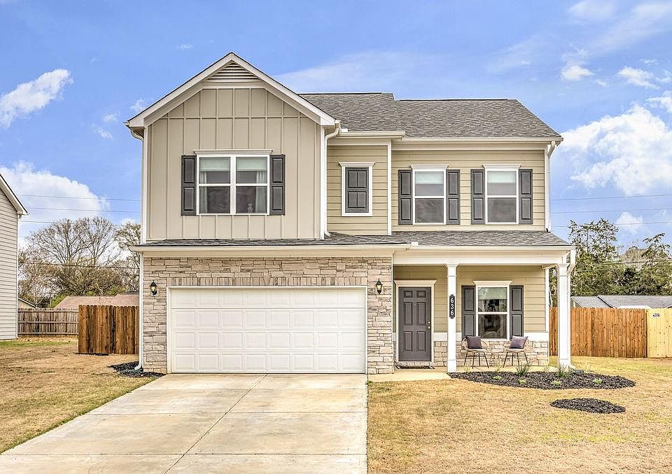 1st image of 636 Summerfield Ln NW