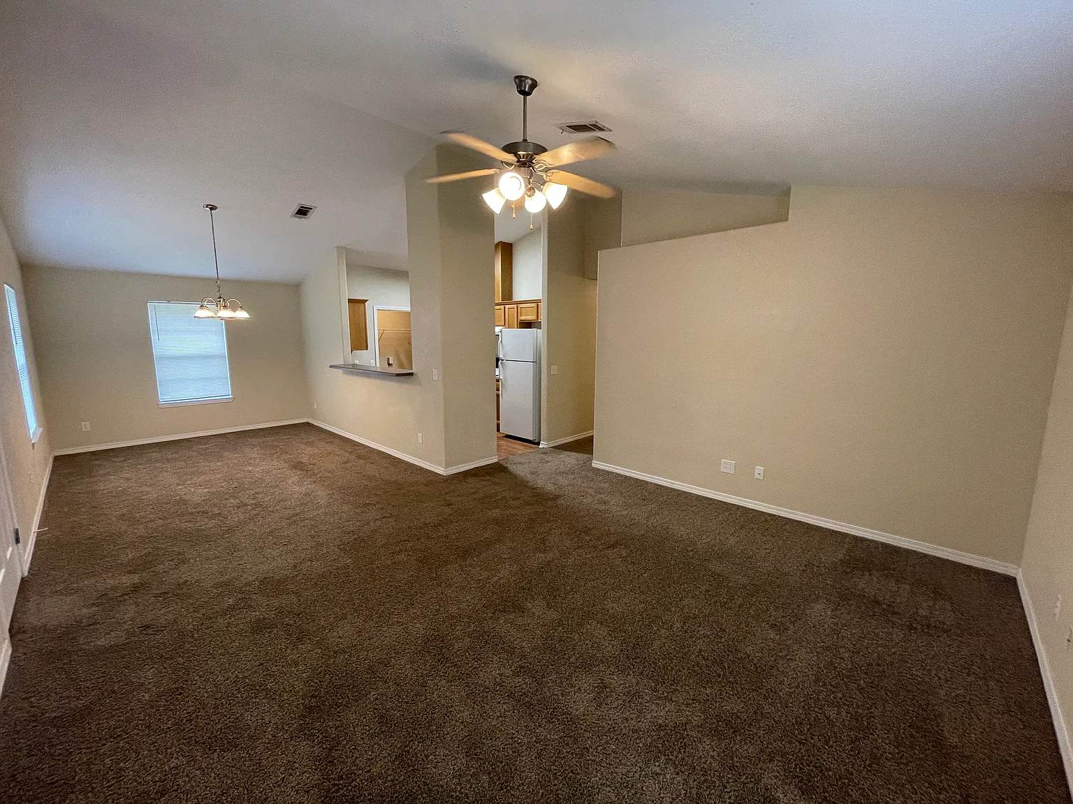 3 bed, 1260 sqft, $1,695 — Photo 2
