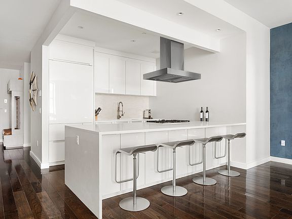 3rd image of 250 West St APT 4F