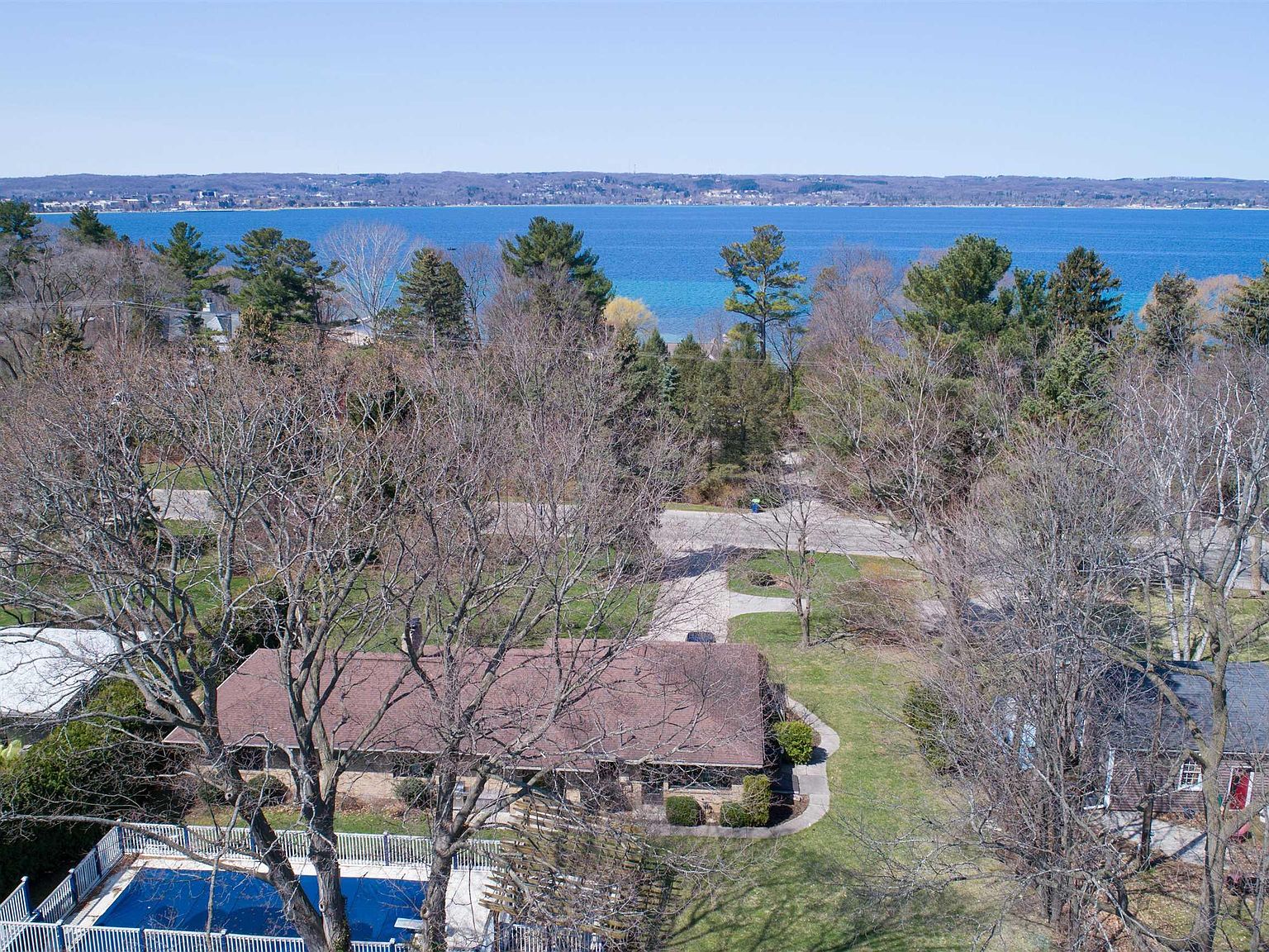 6224 Peninsula Dr, Traverse City, MI 49686 Zillow