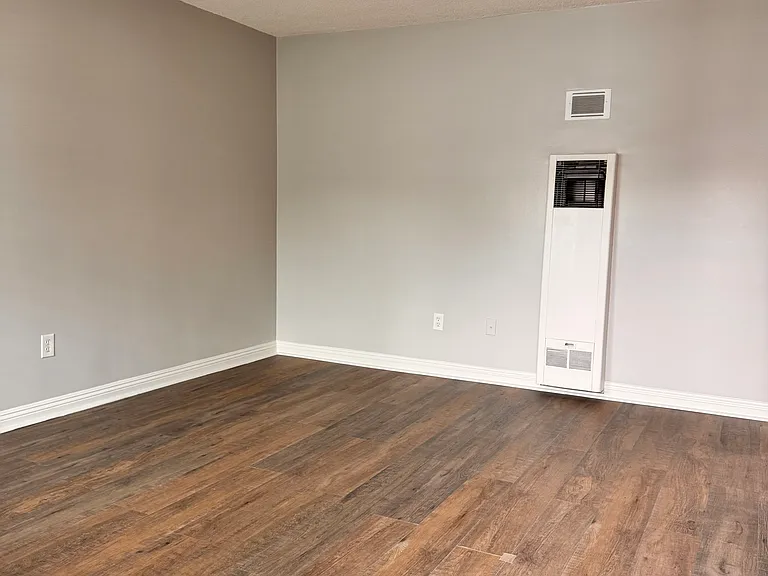 10134 Scott Ave #8 — Photo 10
