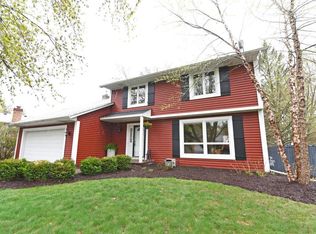 10372 Huntington Dr, Eden Prairie, MN 55347