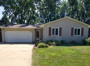 5513 W Chelsea Dr, Sioux Falls, SD 57106