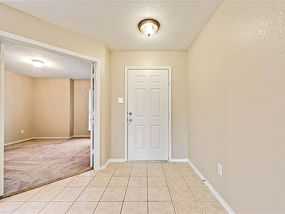 3rd image of 414 Fireberry Dr