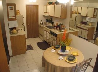 3459 Sheridan Rd APT 305, Zion, IL 60099