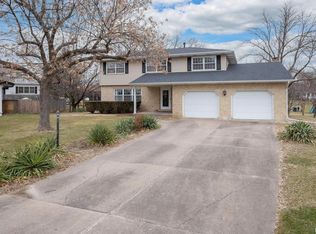 4429 Squire Ct, Bettendorf, IA 52722