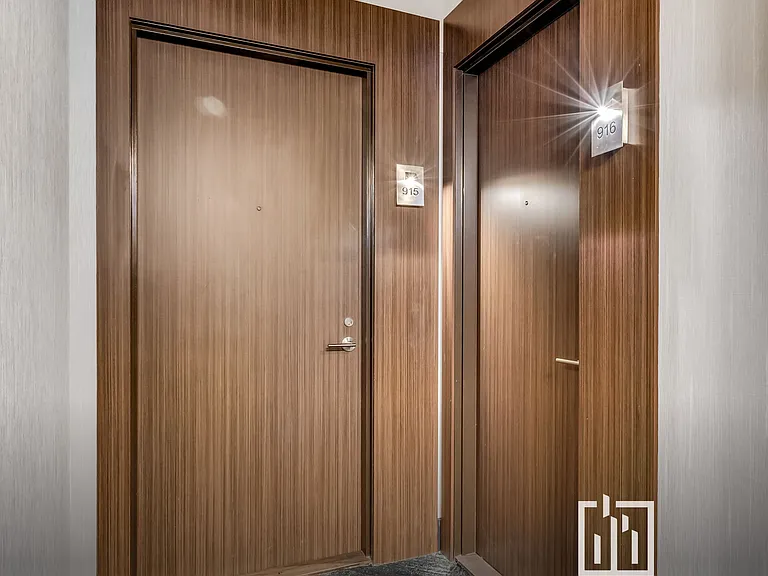 461 Adelaide St W #916 — Photo 6