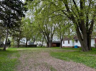 305 W Smith Ave, Oshkosh, WI 54901