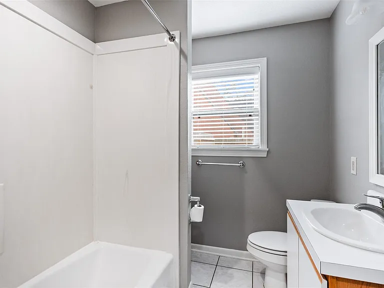 302 S Hardie St — Photo 8