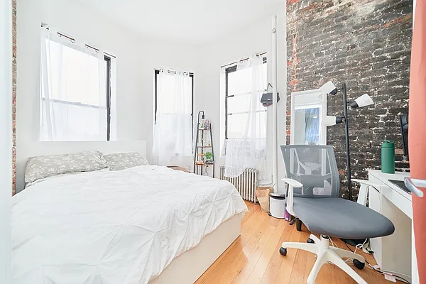 Rented by Living New York | media 13