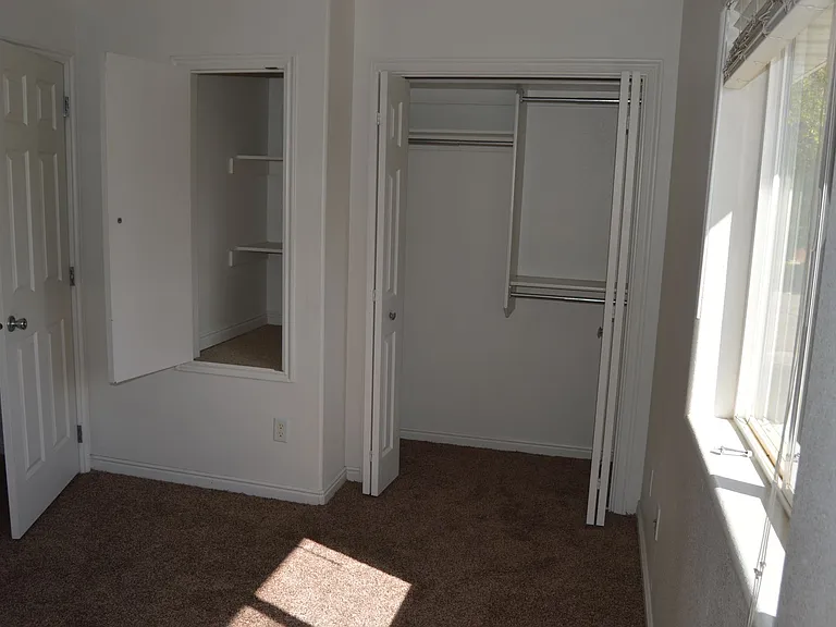 341 N 500 W — Photo 12