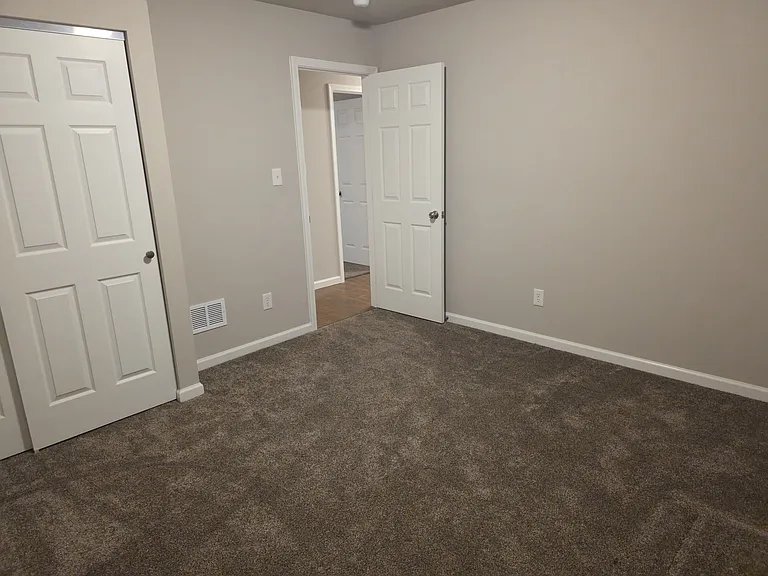 1215 Cliff Dr — Photo 10