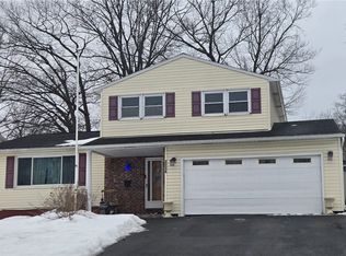 4867 Driftwood Dr, Liverpool, NY 13088