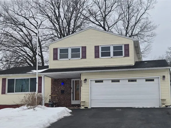 4867 Driftwood Dr, Liverpool, NY 13088