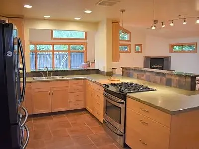226 Benton Ave — Photo 15