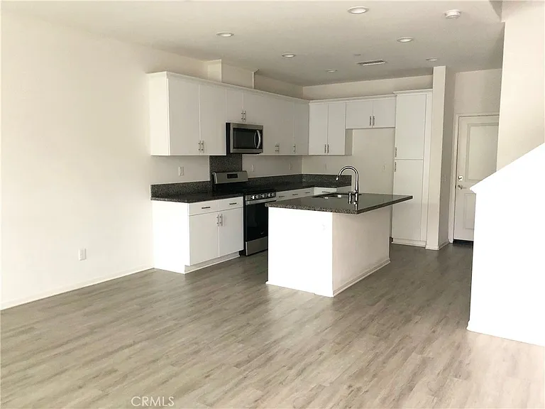 8461 Forest Park St — Photo 6