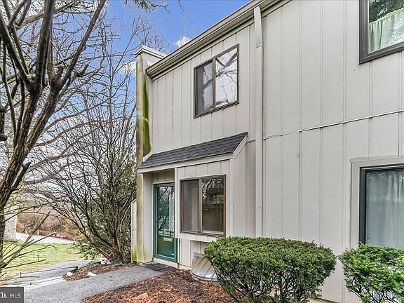 2nd image of 435 Summit House West Ctr