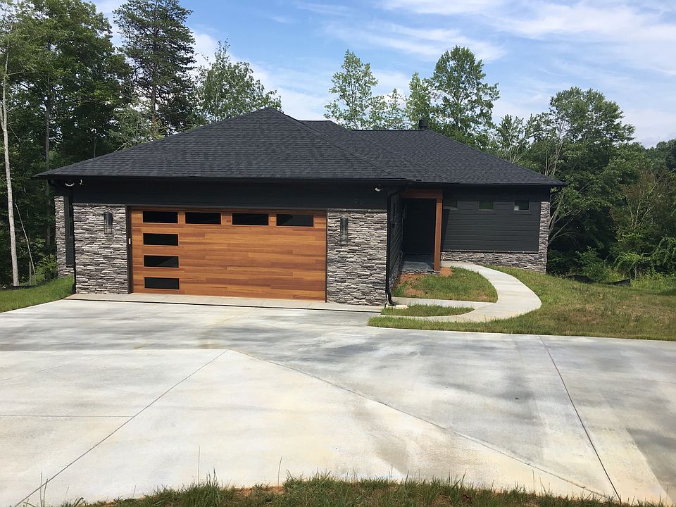 1st image of 6916 Wooden Rail Ln