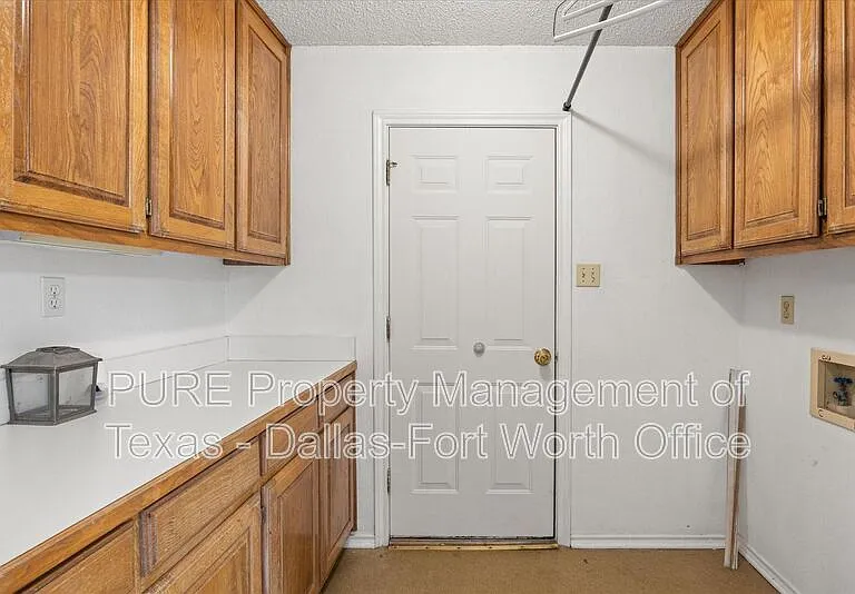 3905 Frisco Cir — Photo 11