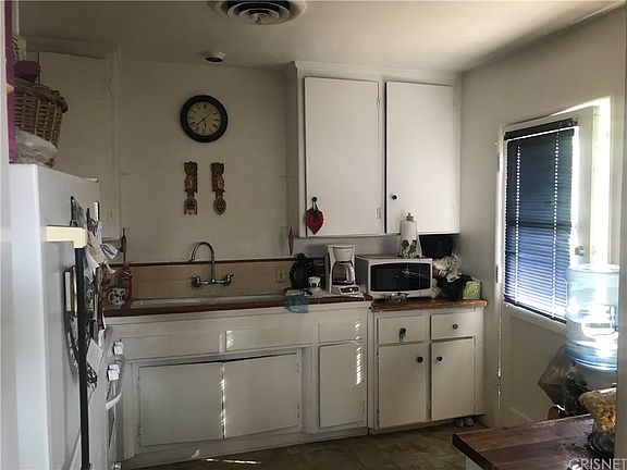 4th image of 7019 Cozycroft Ave