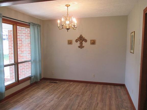 4th image of 811 Dogwood Dr
