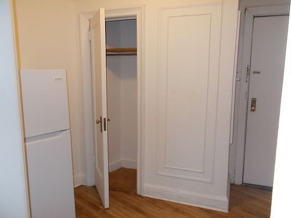 2nd image of 400 Lincoln Pl APT 1J