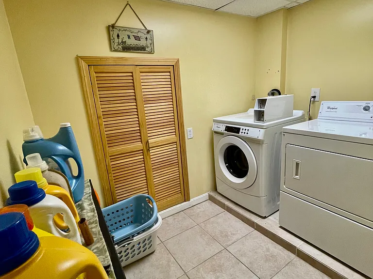 46 Aspinwall Ave #2F — Photo 9