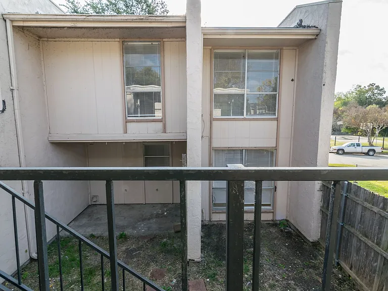 439 Valley Park Dr — Photo 22