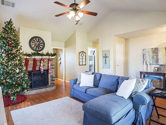 4th image of 240 Aspenway Dr