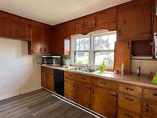 4th image of 50 Trail Dr