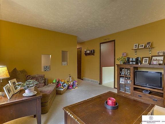 5th image of 16 Cypress St
