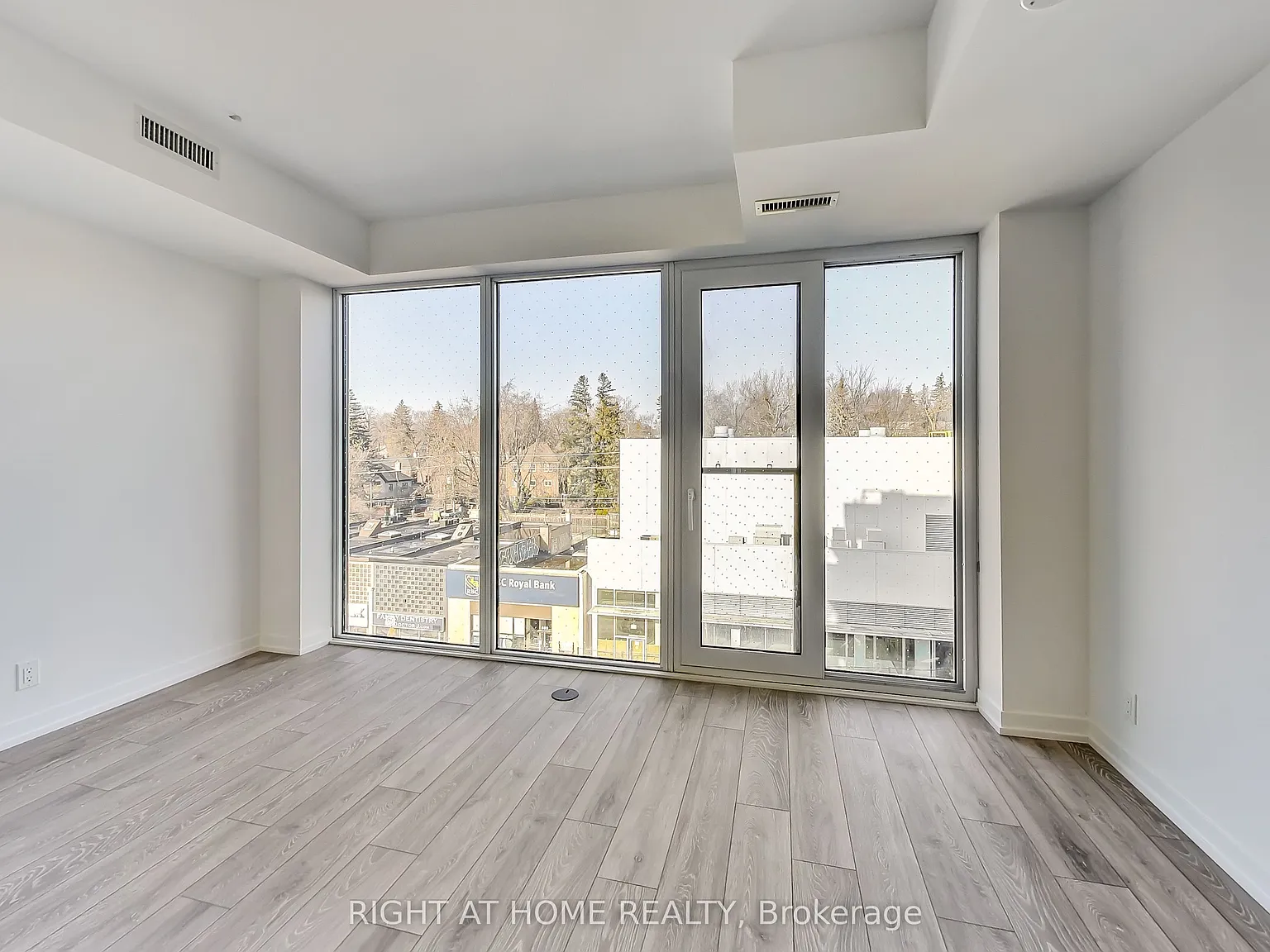 The Forest Hill Condominiums — Photo 3