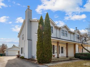 952 1st St, Batavia, IL 60510