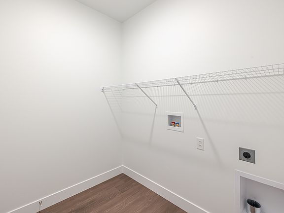 4th image of 4661 S Poplar Way #R302