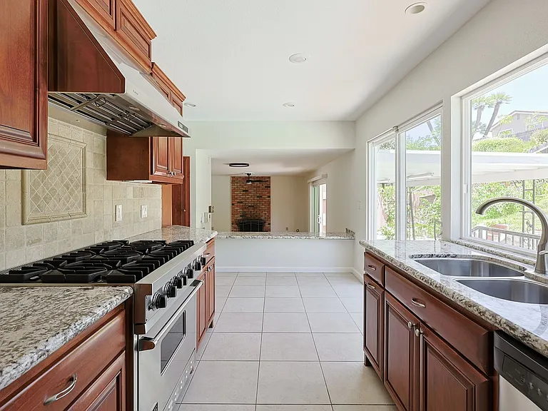 7517 Melotte St — Photo 3