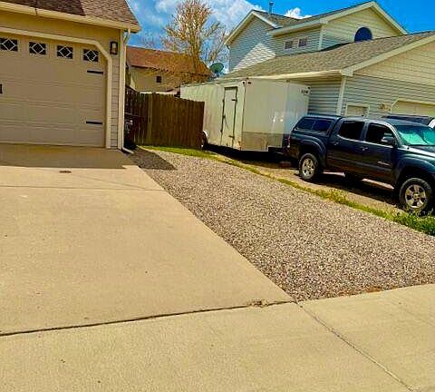 3rd image of 1035 E 18th St