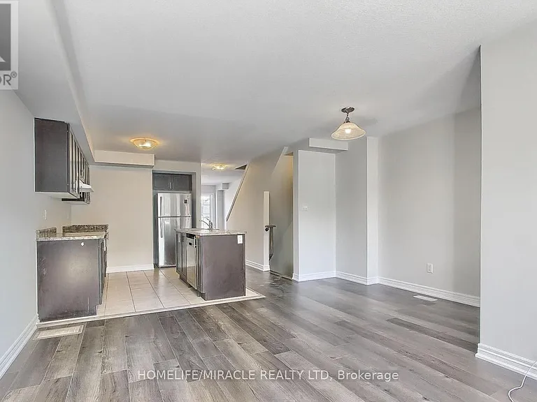 70 Knotty Pine Ave — Photo 10