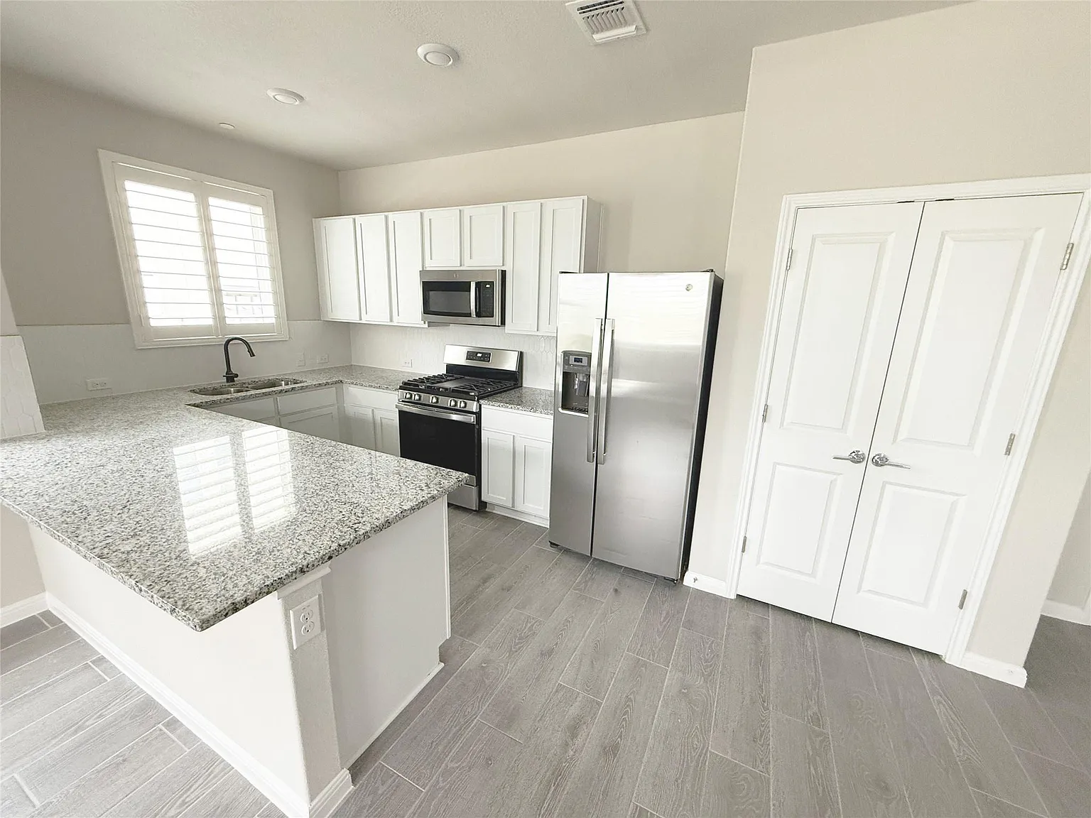 3 bed, 2.5 bath, 1493 sqft, $2,250 — Photo 1