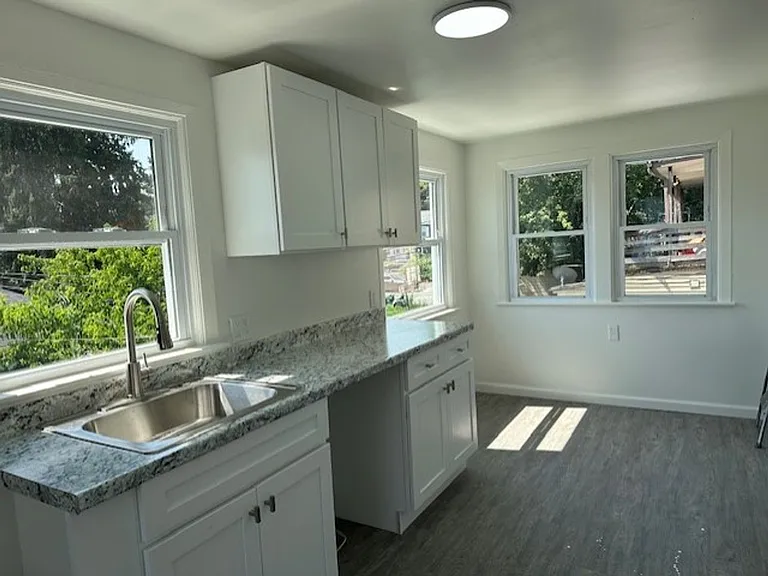 414 N 3rd St #2 — Photo 4