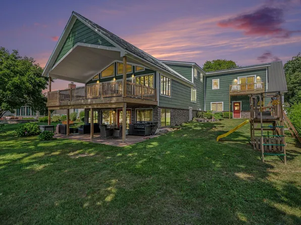 1064 Bayview Dr, Coldwater, MI 49036