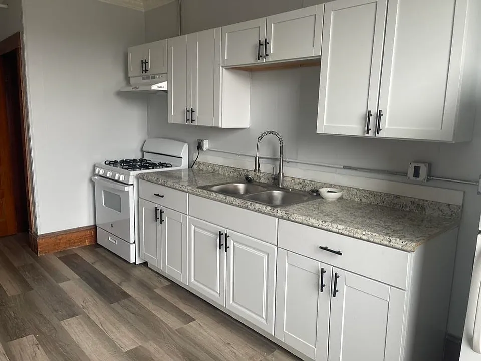 43 Central St #12
