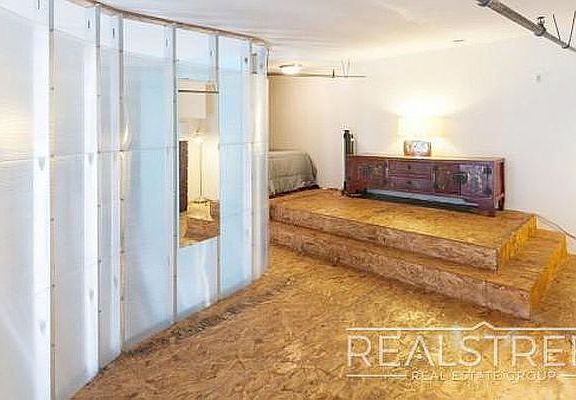 5th image of 337 Kent Ave APT 4C