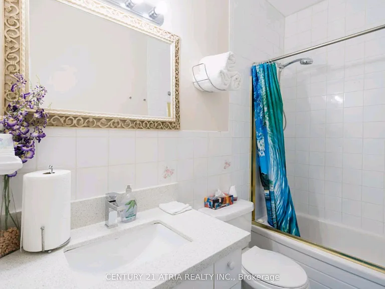 3199 Dufferin St #2 — Photo 8