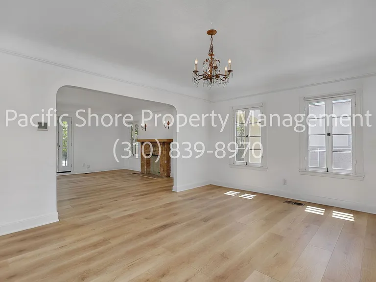 533 N. Windsor Blvd — Photo 7