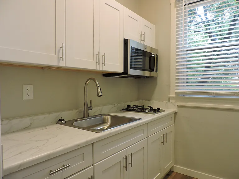 2220 L St #12 — Photo 5