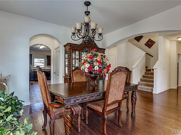 3rd image of 11527 Andrew Way