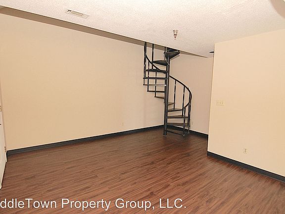 5th image of 518 N Martin St APT 1